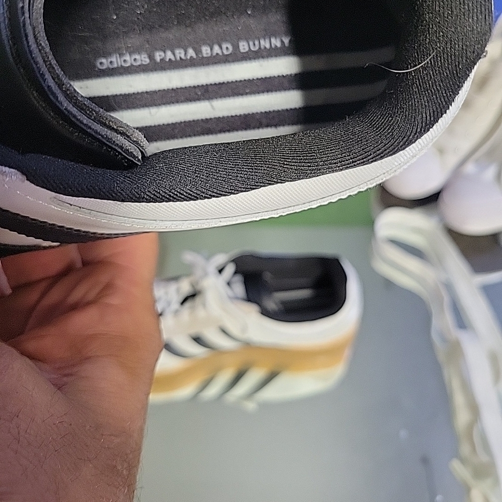 Adidas Men's Size 10 BENITO BAD BUNNY edition RARE - Picture 3 of 14